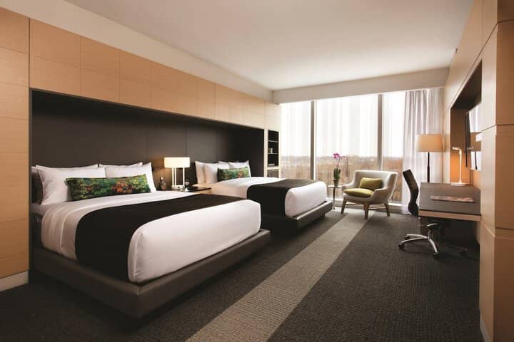 Room 8 of 40
